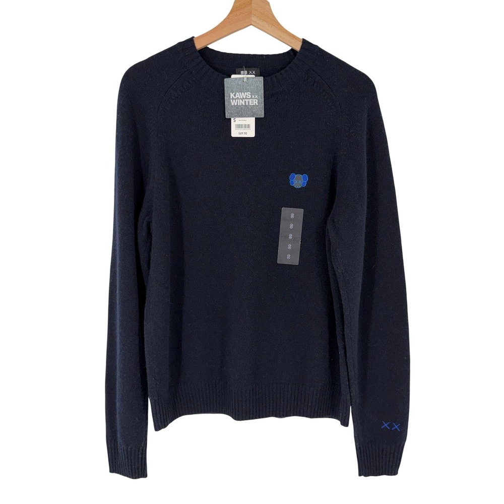 Uniqlo x KAWS Winter Lambswool Crew Neck Sweater Navy Blue 485271 Mens Small NEW